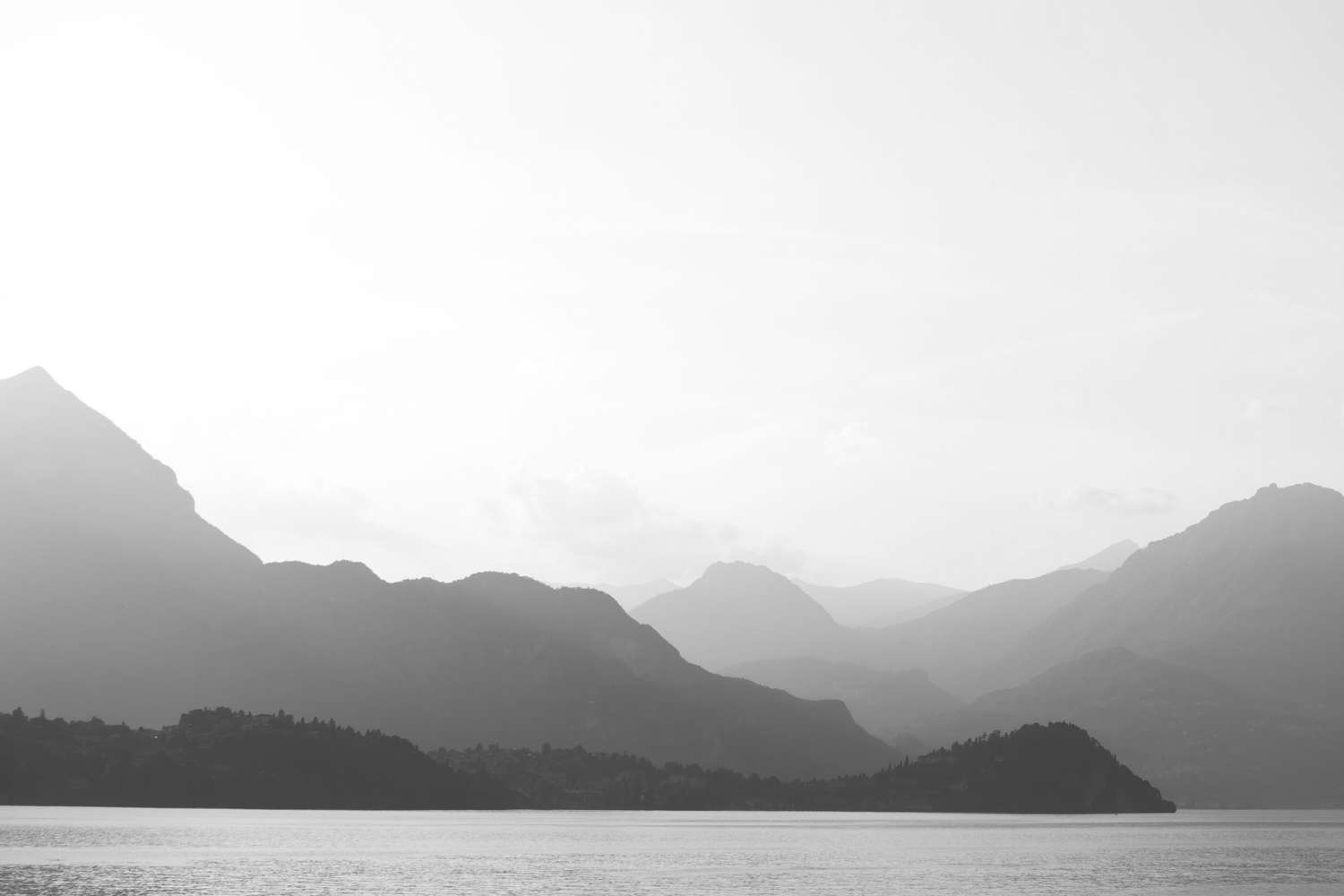 Privacy Policy 1 luigi pozzoli Db8xEYwtdWw unsplash